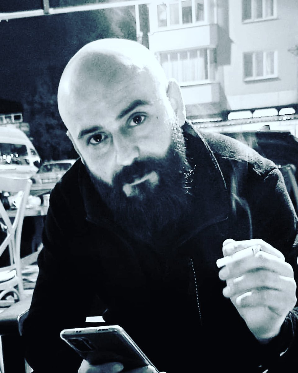 Zor günlerden sonra çiçek açacağız elbet .
Solmaya yüz tutmayacagiz...