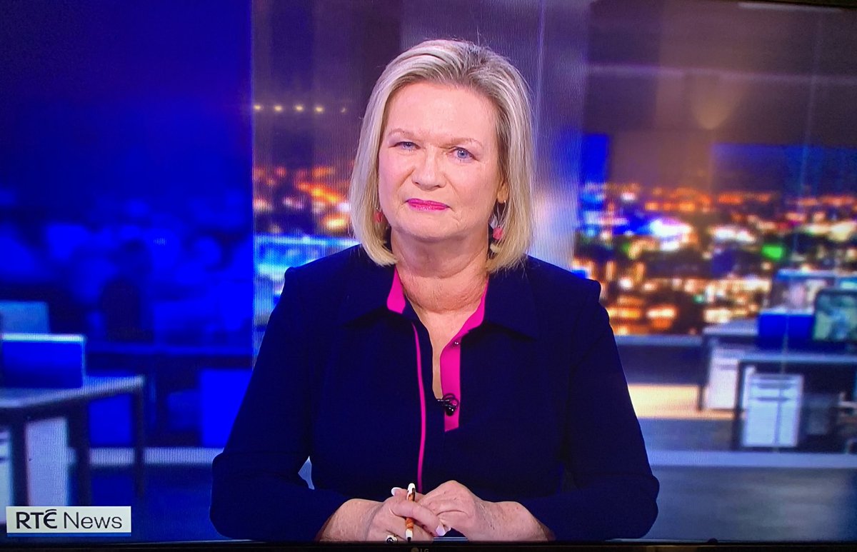 What a lovely sign-off from Eileen Dunne who just presented her final ⁦⁦<a href="/rtenews/">RTÉ News</a>⁩ programme tonight as she retires after 42 years at <a href="/rte/">RTÉ</a>. Eileen is a warm and generous colleague and a real lady who’ll be missed around the newsroom. #rtenews #eileendunne