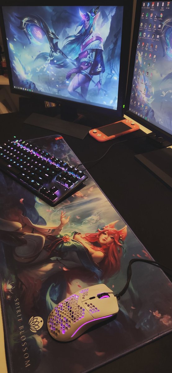__Razan95's tweet photo. 😻💖
#LeagueOfLegends #Ahri #Riotmerch https://t.co/ZVeNAxeIaW