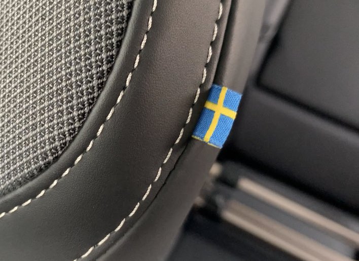 Volvo XC90 Recharge! Para sentir que cobraste la quincena completa! Rines de aluminio de 21”, motor T8 AWD; 460HP y un torque de 660 lb-pie, 0 a 100 en 5.3 seg, recarga hasta el 80% en 45 min. Chasis activo y conexión directa Google y 4 años de datos ilimitados! @VolvoCarMexico