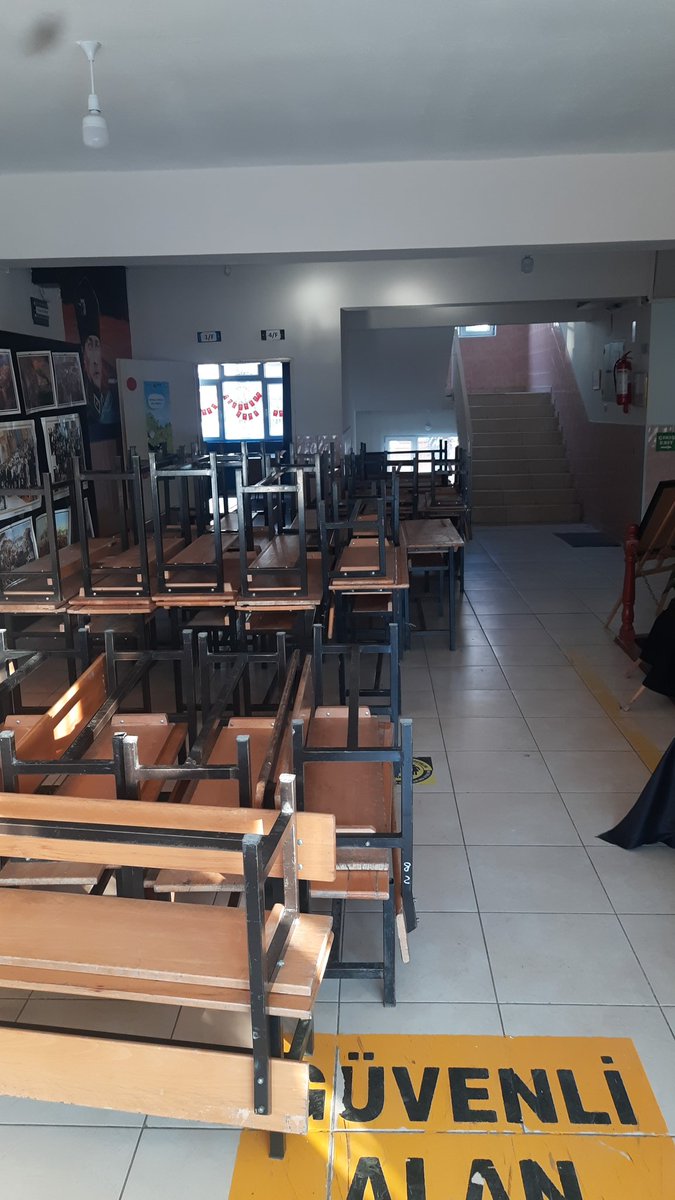 YanparMuhsin's tweet photo. Her tatil yenilikler için fırsat. Büyük sıralar küçükleriyle yenilendi. Kamelyamız yenileniyor, duvarlarımız güvenli hale getirildi. Ana kapıya yeni kapı açıldı.@tcmeb @MersinValiligi @ahpehlivan53 @MersinMEM @AdemKoca46  @FatihBurgut  @toroslarmem @OguzhanTulucu @Yavuz_3833 https://t.co/TNrrmZGxpf