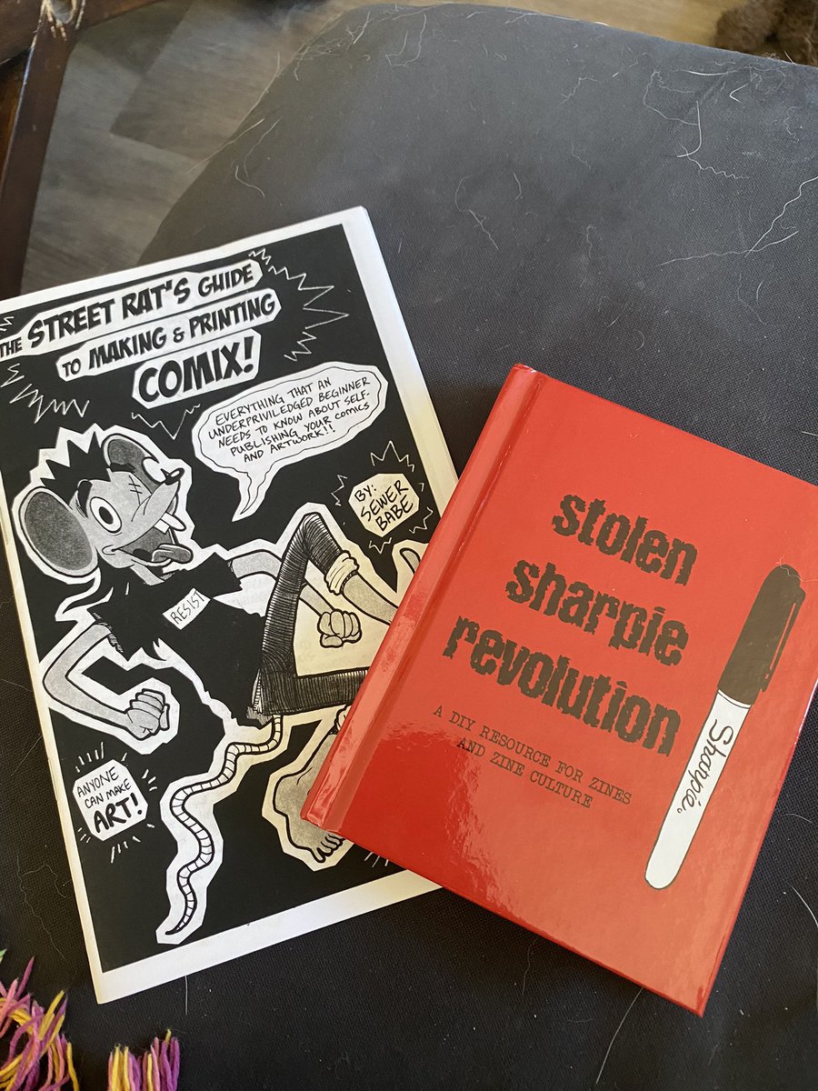 zombiestarIC's tweet photo. Zine time babey. Street Rat’s guide by https://t.co/9HvWSNoNZv and Stolen Sharpie Revolution from https://t.co/MeHnNPe92T https://t.co/3ppJL9qD4F