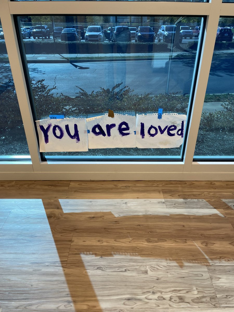 klundstromatmv's tweet photo. As we send students & staff off for a well deserved week off - I saw this sign in #MVUpper and realized this is what matters … #momentsmatter #WeareMV #bettertogether #TheMVSchool enjoy your time! #thankful #restfromwork know this ⬇️ https://t.co/GkLWnJ7JIW