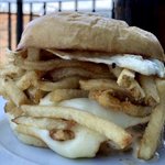 アメリカ人に「ヘルシーなバーガー」のおすすめを聞いたら、ヤバいお店を案内された。