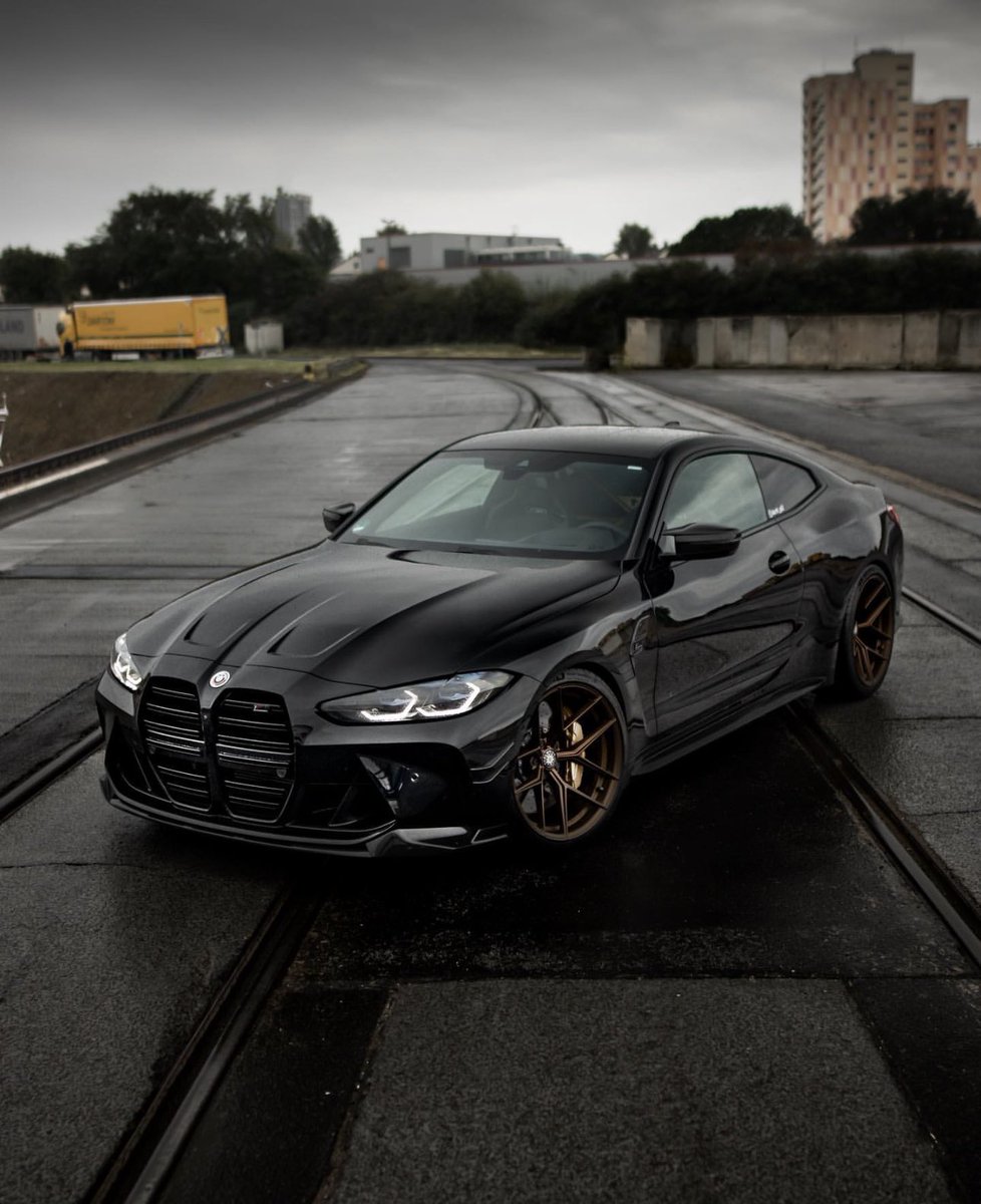 carpxrnpicx's tweet photo. BMW M4 Competition https://t.co/3MlulAohQe
