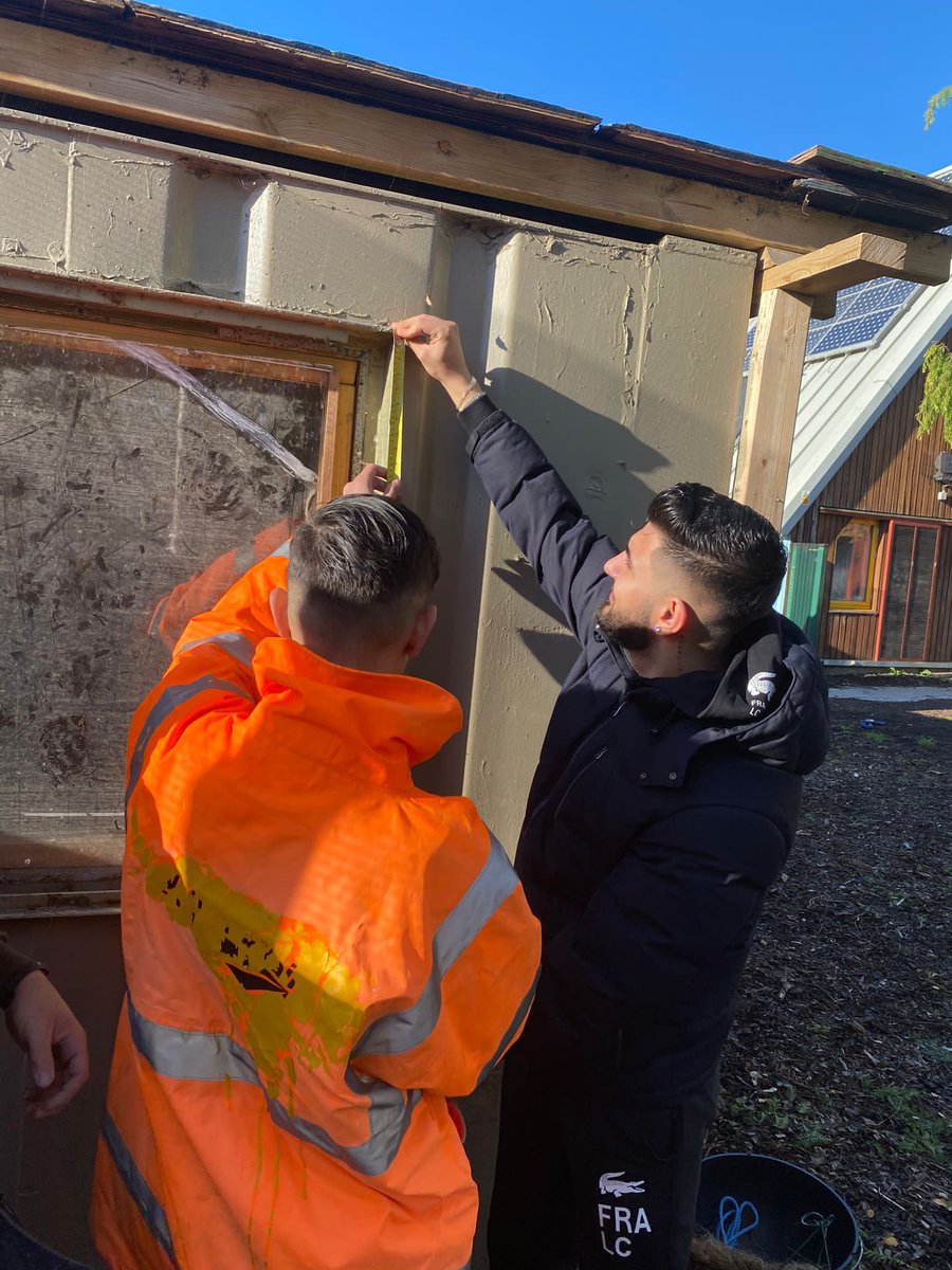 HaringeyLP's tweet photo. Our students had a brilliant day on the construction site at Somerford Grove today. Fantastic teamwork! @HarPAofficial #CommunityGold #ThisIsAP https://t.co/x2DA5CXFnc