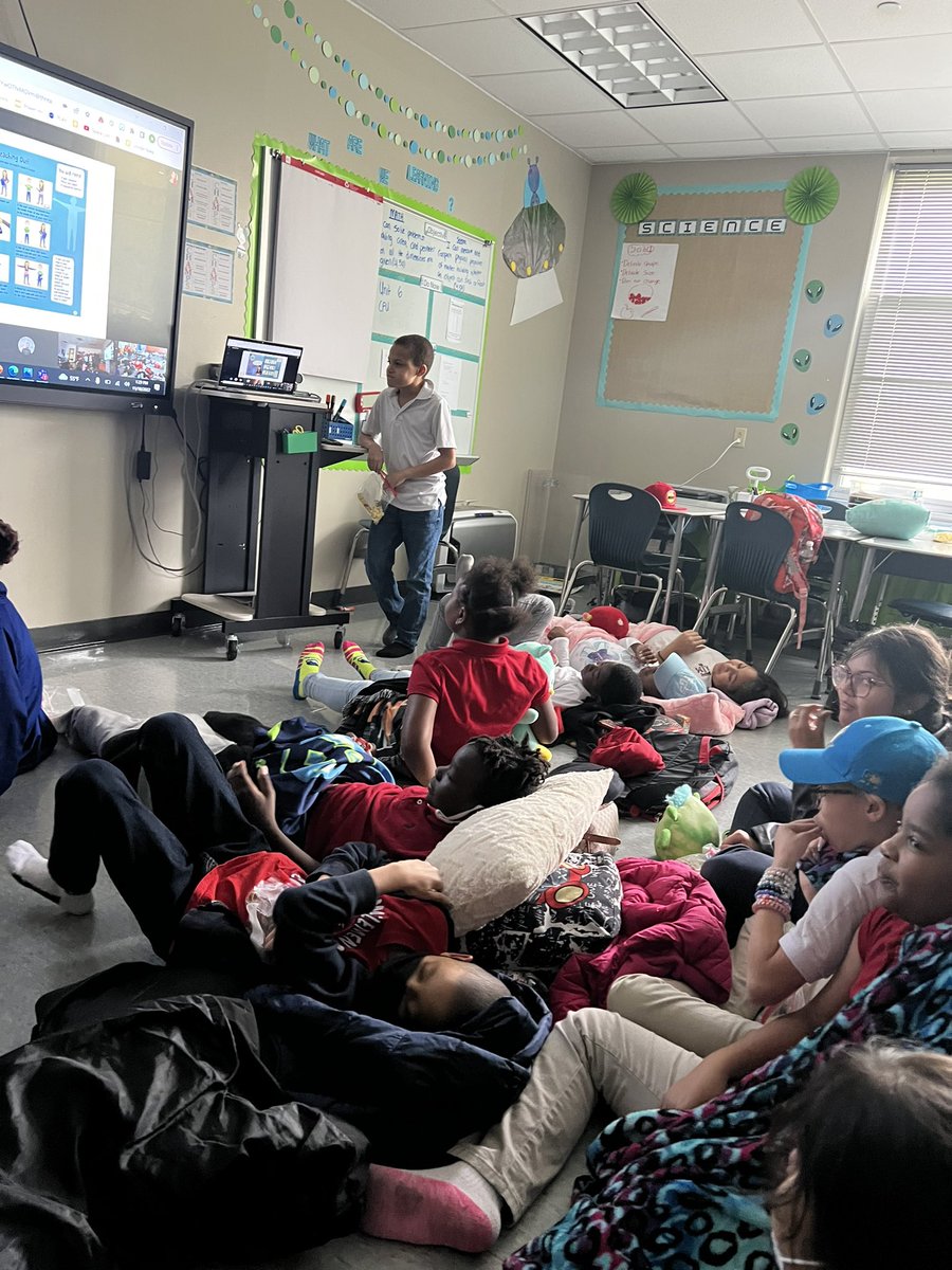msbowman7's tweet photo. STEM story time! https://t.co/G5gTljlgoT