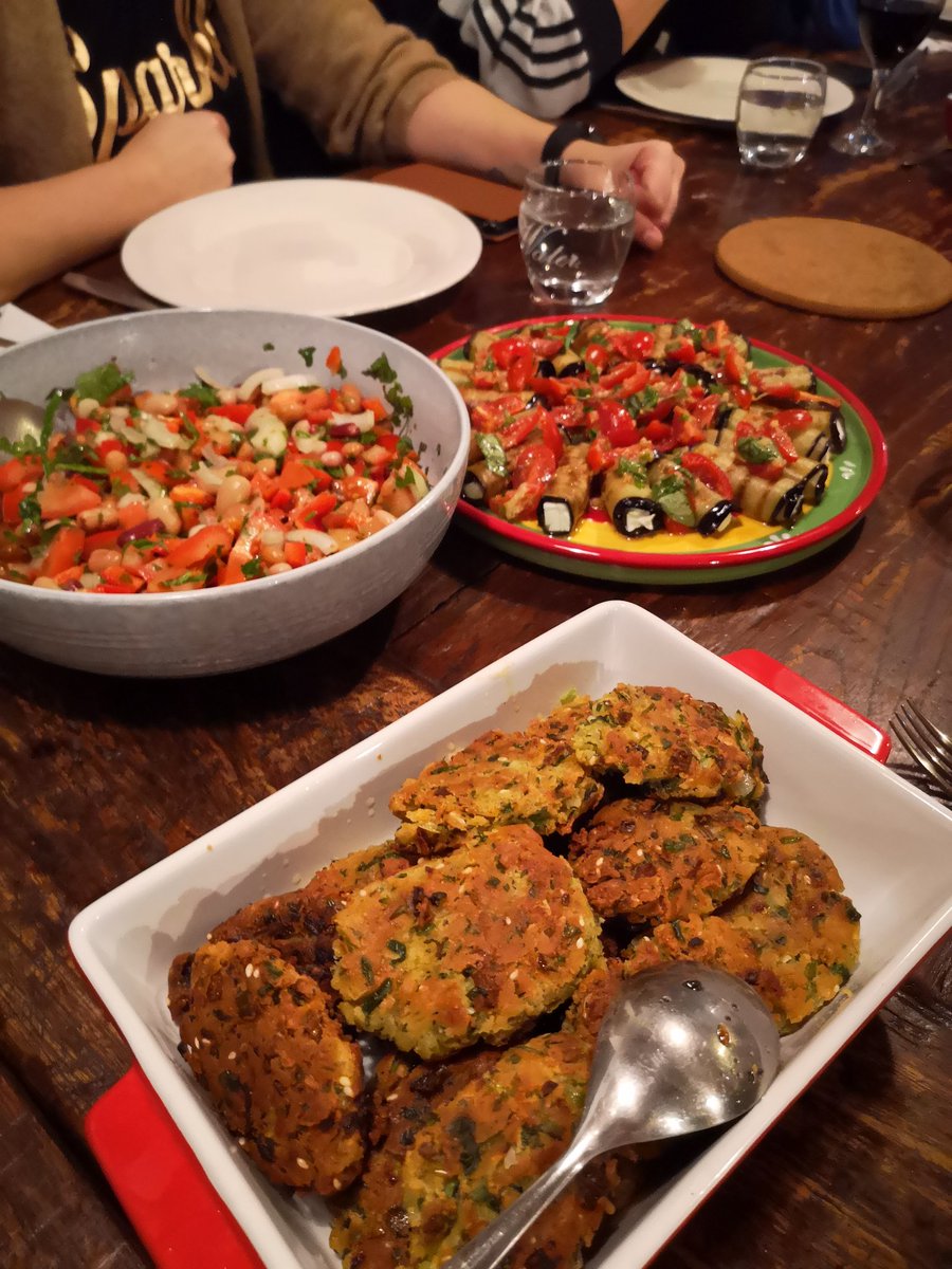 ZinvolReizen's tweet photo. Heerlijk gegeten nadat we alle gerechten gemaakt hadden.
Uber verzadigd ๐
#kookworkshop #suheyla #Turks https://t.co/ez1za7D4tV