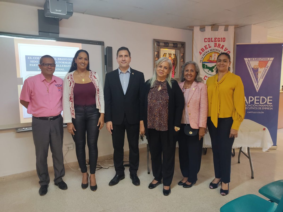 La educación es la herramienta que de manera comprobada ha logrado cambios positivos en la sociedad.
Desde <a href="/Apedeorg/">APEDE</a> seguiremos apoyando todas las iniciativas en esa dirección. En esta ocasión la implementación del IB(bachillerato internacional) en el Colegio Abel Bravo de Colón.