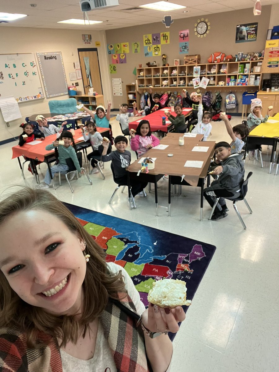 FabulouslyFirst's tweet image. We had such a fun day! Friendsgiving, butter making, and all the excitement 😍 It was a great day in first grade! @NISD @NISDFields