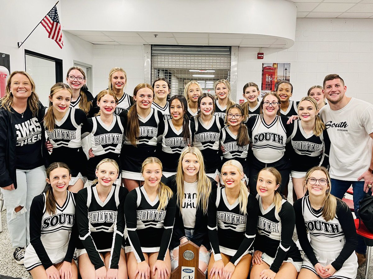 SpartansCheer1's tweet photo. A HUGE dose of good luck to the South Warren Cheerleaders as they compete at Bluegrass Regionals tomorrow! 🤍🖤

LET’S GO SOUTH!📣@SWSpartanAthl https://t.co/rMNYGG0ayW