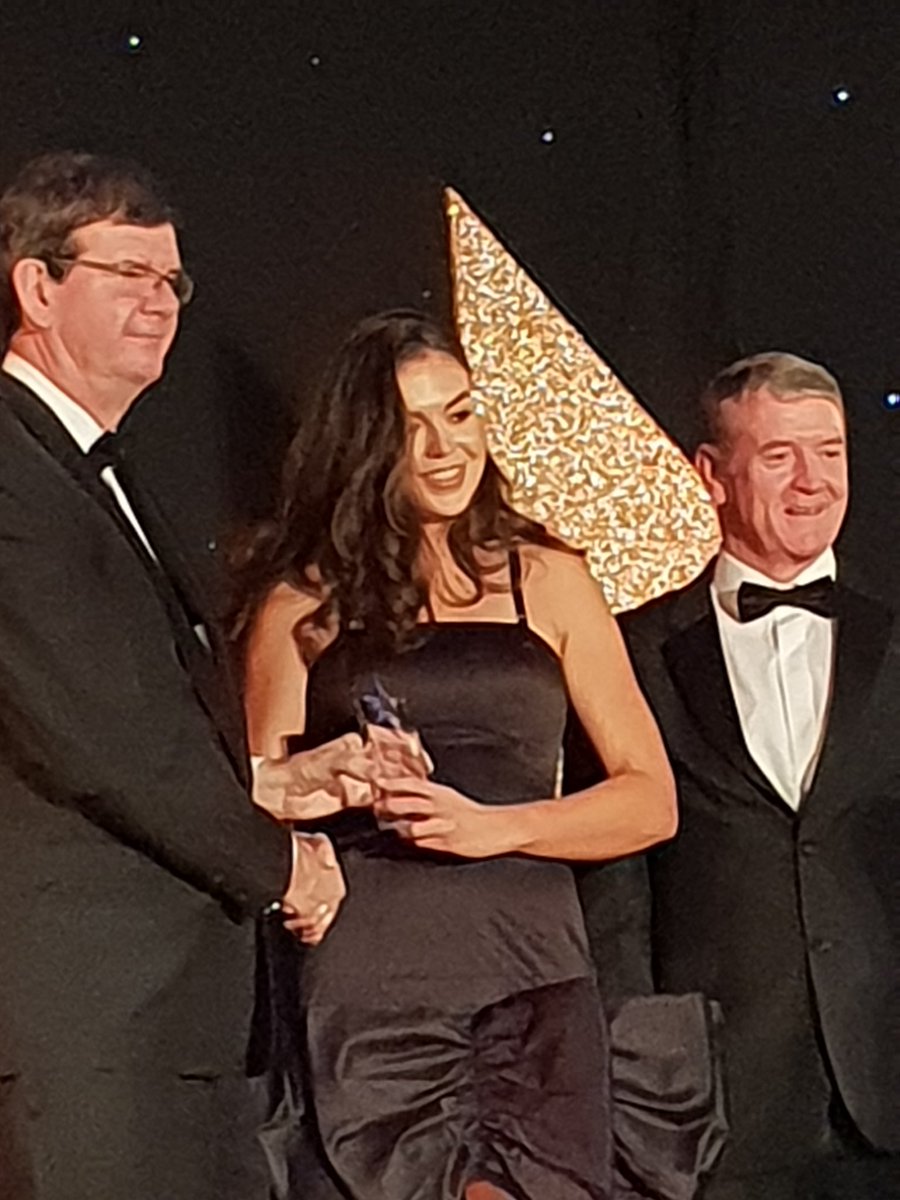 Congrats to <a href="/UCDLBC/">UCD Ladies Boat Club</a> Alumni <a href="/EimearLambo/">Eimear Lambe</a> on her Alumni award in Sport. So proud!