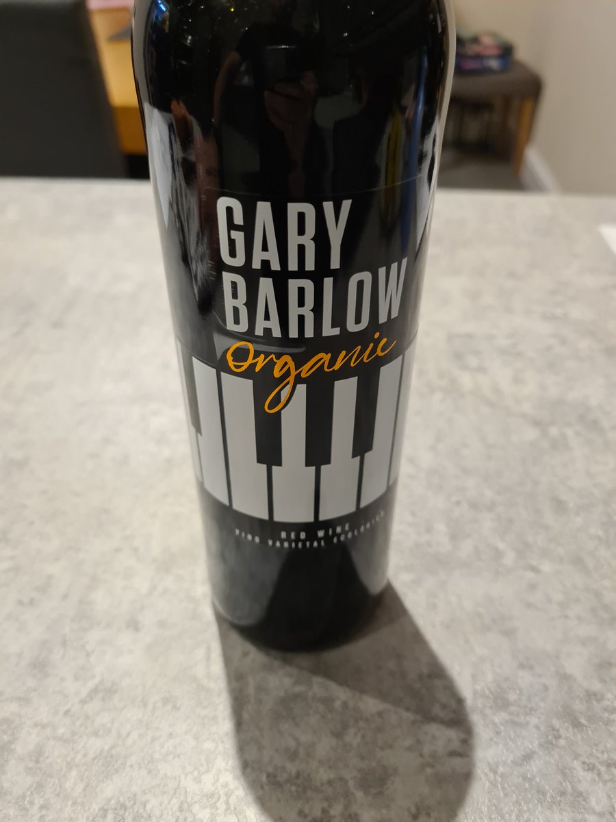 VictorM2345's tweet photo. Great bottle of wine tonight, went for something completely different and tried the Red from @GaryBarlowWines, and it did not disappoint. Full of flavour, but smooth from start to finish. #Fridaynight https://t.co/6CKpHsLGLY
