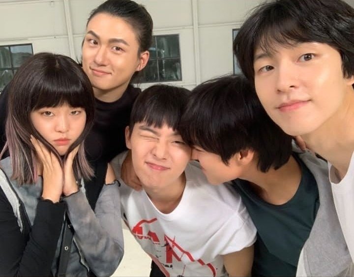 chaeahrin's tweet photo. I stayed up late till morning just to watch all of episode "Weak Hero Class 1" i think i'll rewatch this drama maybe for 2/3 Times 😭❤️and also i love chemistry between suho and sieun in this drama their looks like a real couple maybe🤡 10/10 so recommend!! #WeakHeroClass1 https://t.co/HsJdYFbFKG