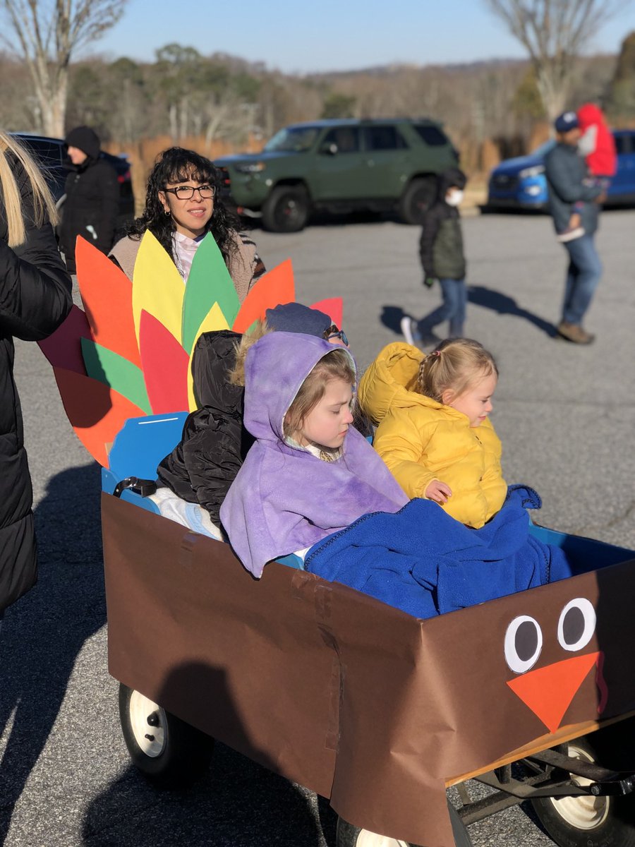 AprilBusby3's tweet photo. Whitlow’s Inaugural ThankSTEMing Day Parade was fabulous! We can’t wait until next year! #FCSchoolsGA https://t.co/FAGFwRLvto