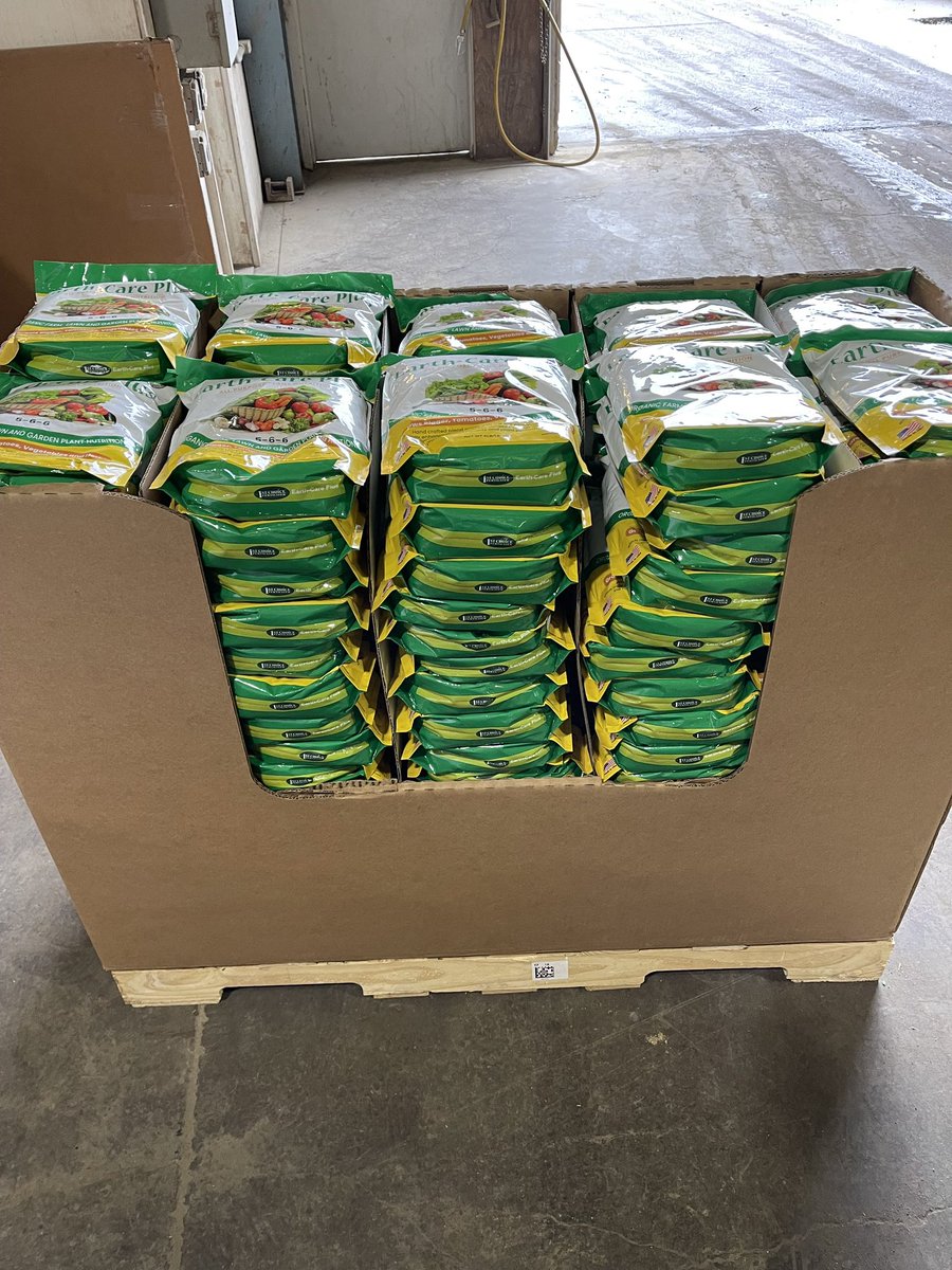 1Fertilizer's tweet photo. Save more with our high performing fast acting bio-organic soil food fertilizer.  Now available at Walmart and Home Depot. https://t.co/mkLs8BCcQu