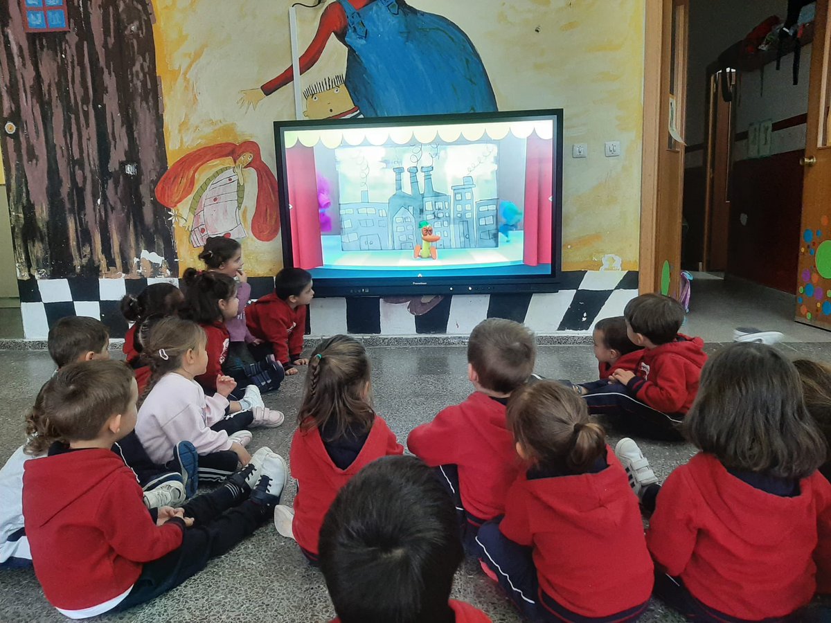 Hoy ha sido un día de fiesta en el cole. Hemos inaugurado nuestro Espacio UNICEF y hecho un montón de actividades de sobre los derechos de la Infancia.
¡Feliz Día Mundial de la Infancia a todos!
#Diadelosderechosdelainfancia
<a href="/educacyl/">Educación JCyL</a> @UNICEFCyl
<a href="/AlcazarCoop/">COOP. ALCÁZAR DE SEGOVIA</a>
<a href="/UNICEF_EDU/">UNICEF Educación</a>