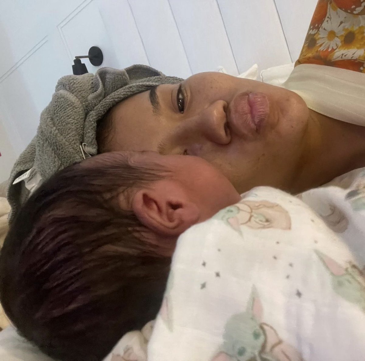 galactamelaqs's tweet image. congrats to jhene &amp;amp; big sean 👶🏼💙