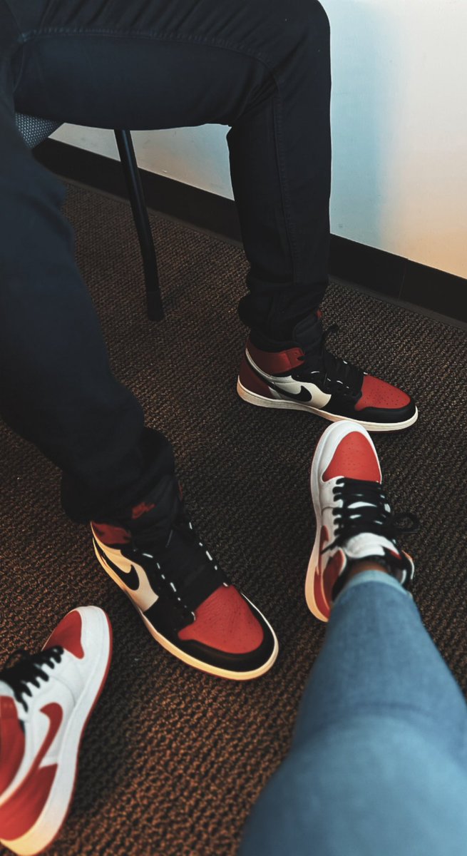 Just_JeNiNE_'s tweet photo. #1of1s C h a l l e n g e 🗣️ 🗣️ 🗣️ @hisexcellence79 @nikestore @Jumpman23 • d a y 18 • Office Edition 👨🏾💻👩🏽💼 tagging my work fam in this because we be dripp’n🔥 @CJ4Six #BredToes vs #Heritage … y’all better get one of these … it’s a chicken salad 😝🖤❤️🖤❤️ https://t.co/DiXiwb64sF