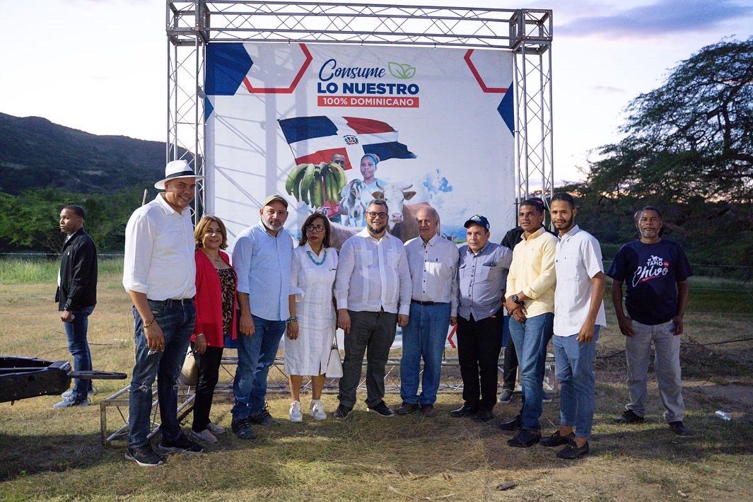 Feda_RD's tweet photo. Estamos en Bánica!

Por instrucciones del Presidente Luís Abinader estuvimos participando en el Acto Inagural de la XXV Feria Ecoturistica y de Producción Bánica-Circa La Sourse 2022 organizado por la Fundación Ciencia y Arte. 

En la Frontera estamos Cambiando! https://t.co/9iQN341npK