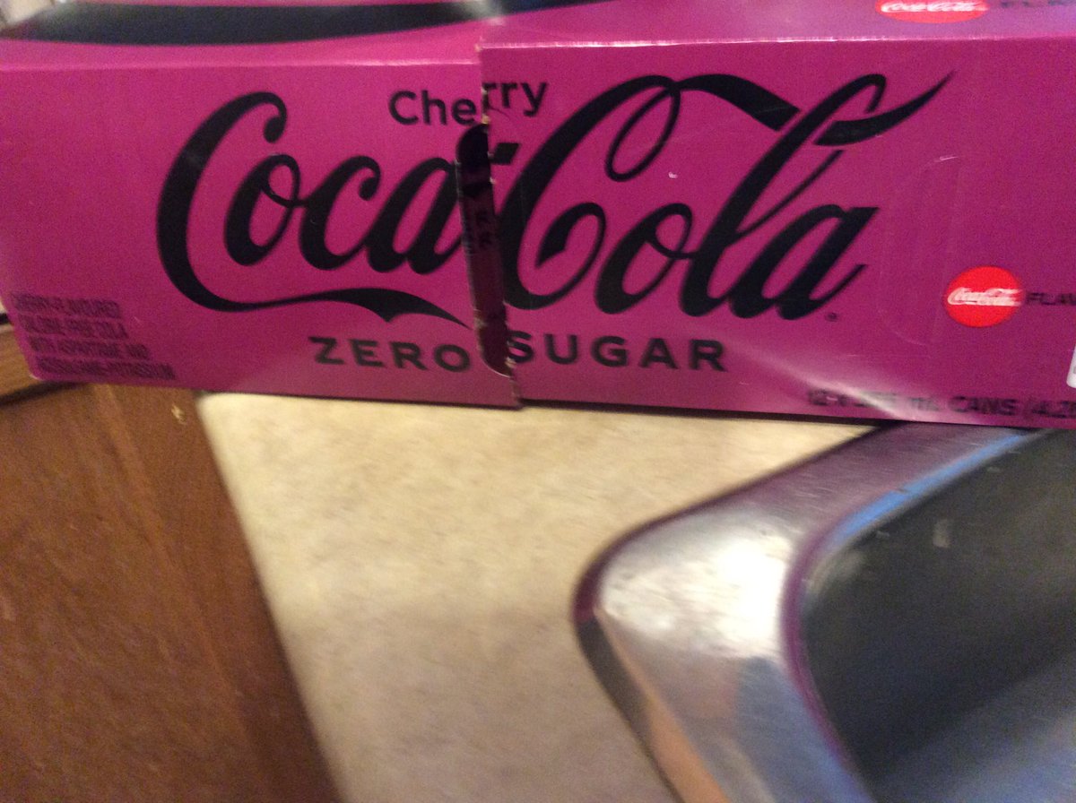 Frozendiva29's tweet photo. ⁦@adolwyn⁩ ⁦@tweetsinpajamas⁩ It’s here! #cherrycoke #cherrycokezero https://t.co/BXgGE5mHfj