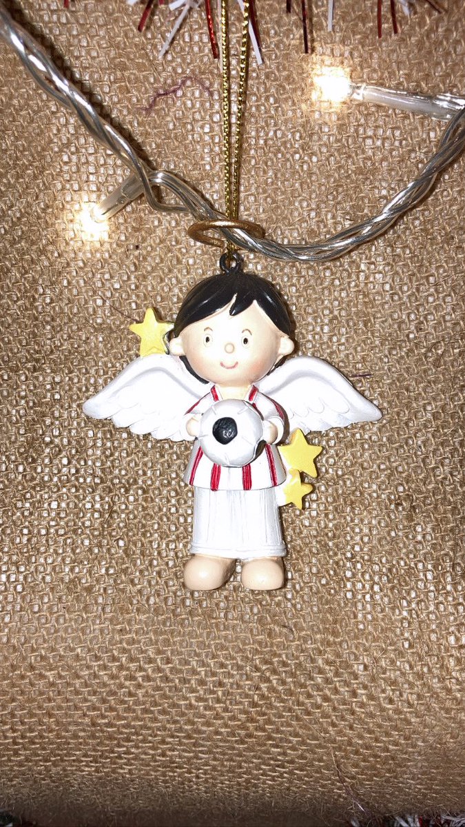 helafos's tweet photo. Marilyn the mannequin Christmas tree theme is red &amp; white this year in loving memory of Bradley lowery 
The Bradley bauble takes pride of place ❤️

#STID 
#redandwhitearmy 
#Sunderland 
#bradleylowery 
#redandwhitechristmas https://t.co/GneuH2roR5