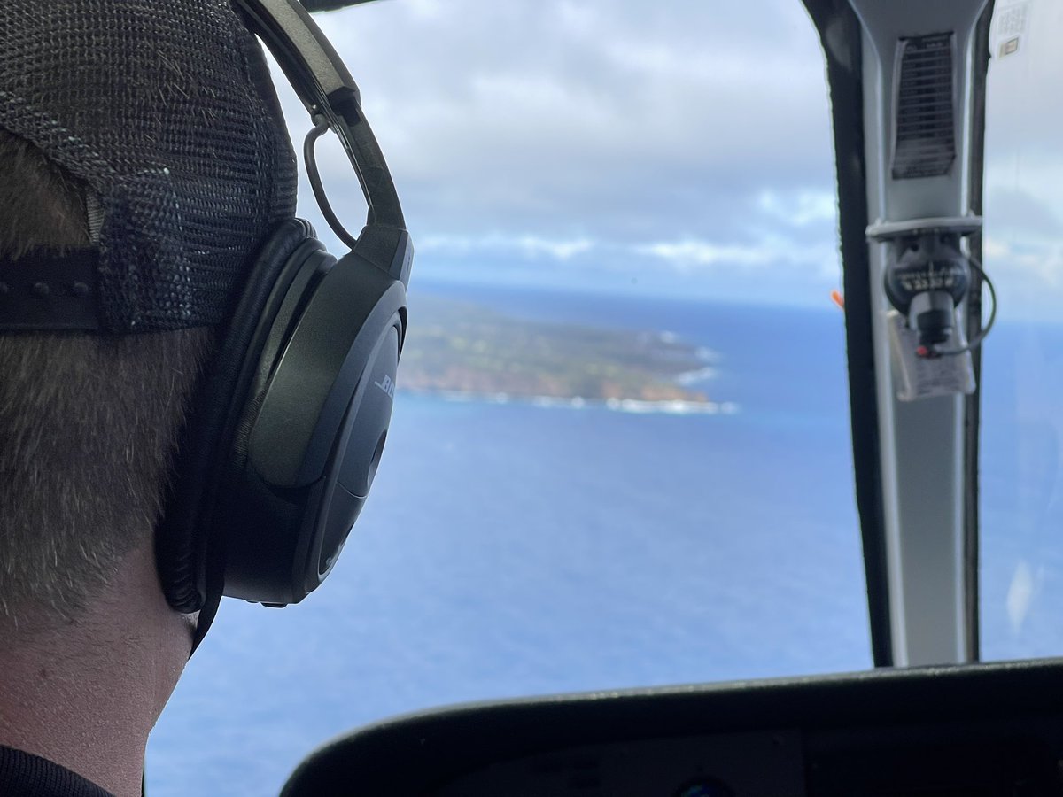 intheolivegrov1's tweet photo. On This #FlashbackFridayz We Get to Share How We #Travel #HeretoThere!
Tag Our #Traveling Hosts -
@TravelBugsWorld @Adventuringgal
@Jenny_travels @chalkcheese111
@travelingmkter 
Catamaran trip &amp; old car on #Santorini &amp; helicopter ride and submarine in #Hawaii https://t.co/zSygG47j8p
