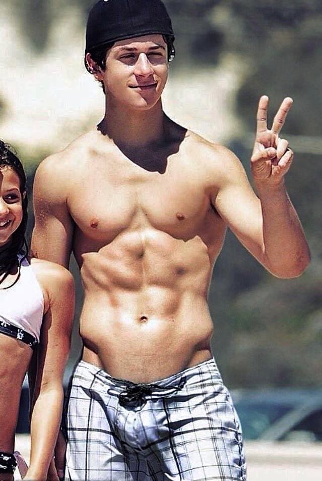 David Henrie Abs 2022