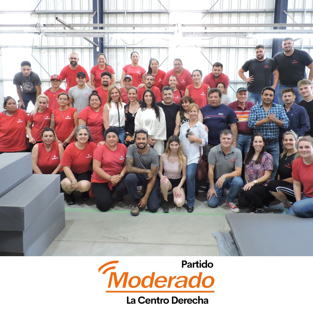 P_Moderadook's tweet photo. En esta oportunidad #partidomoderado junto a su Precandidato a #Gobernador el señor Walter Eiguren , la precandidata a #intendente la señora Rosa Masetro y el equipo de #arroyoseco , visitamos la fábrica #velvet
#partidomoderado apoya a la #produccion y al #trabajo siempre https://t.co/2YA5I046OB