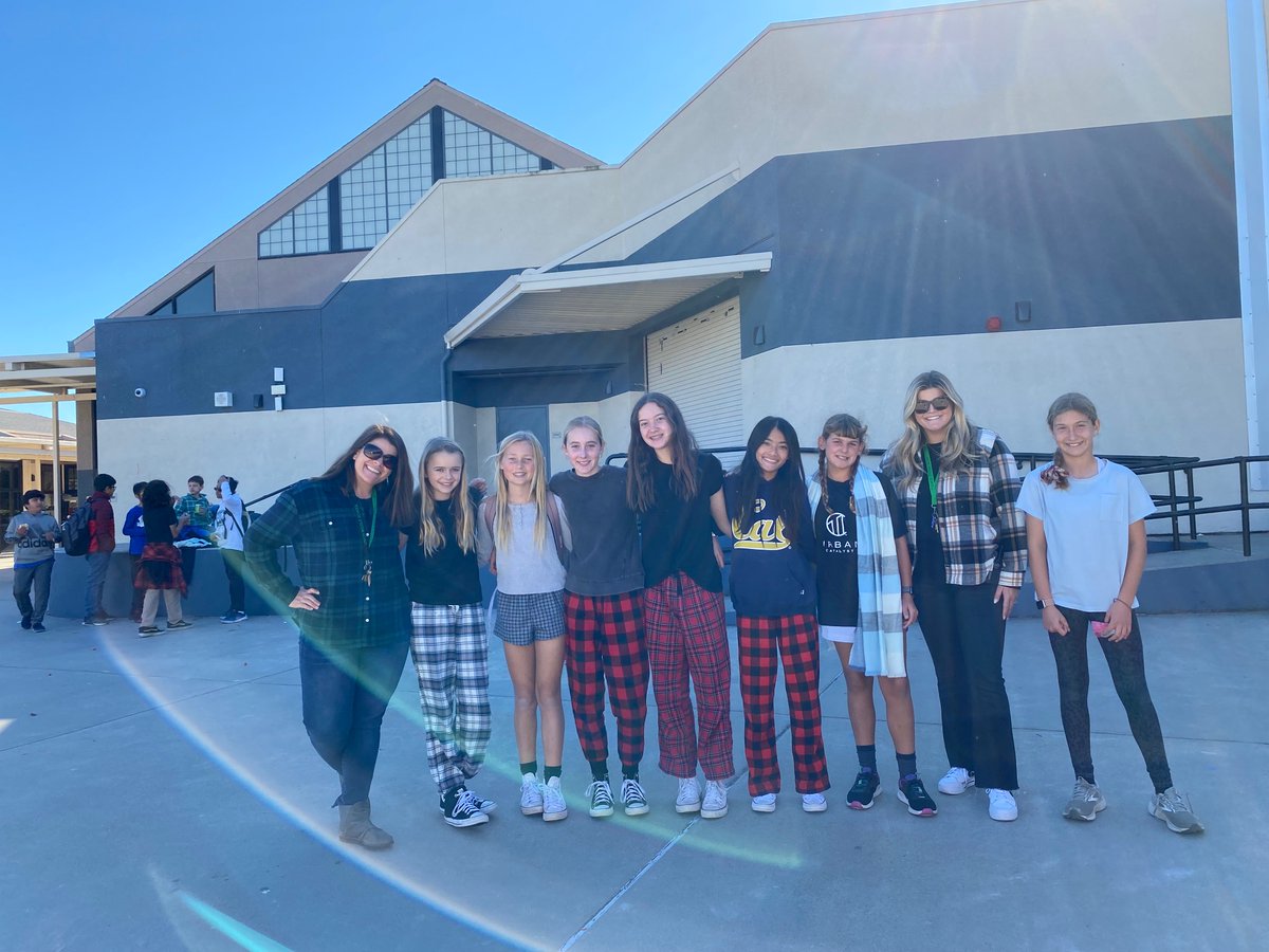 Flannel/plaid spirit day for the win! #teamums #umstwitterbingov5
