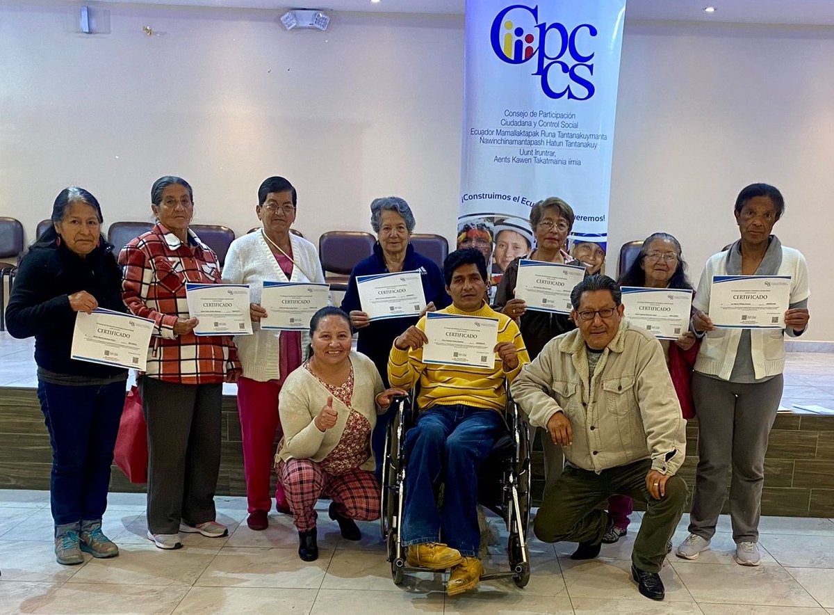 TungurahuaCpccs's tweet photo. #Tungurahua | #CPCCS Entrega de certificados a participantes que finalizaron la Escuela de Formación Ciudadana dirigida al grupo de adulto mayores de la parroquia de #Pinllo 
  
#ParticipaciónCiudadana #ControlSocial #Transparencia @CpccsEc https://t.co/bTmsyjUEVz