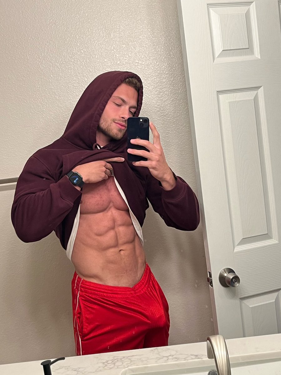 jimmyshreds28's tweet photo. gym fit https://t.co/NyXWOhQrrJ