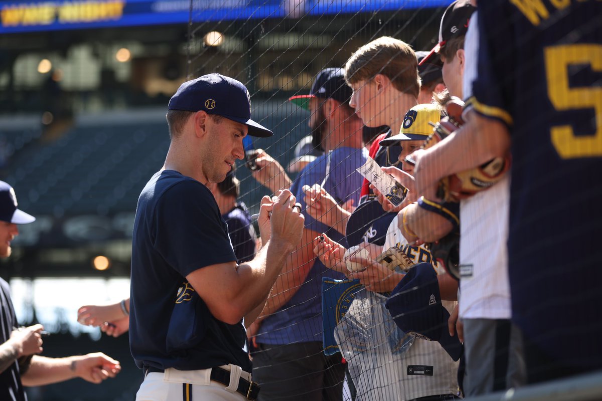 Brent Suter tweet media