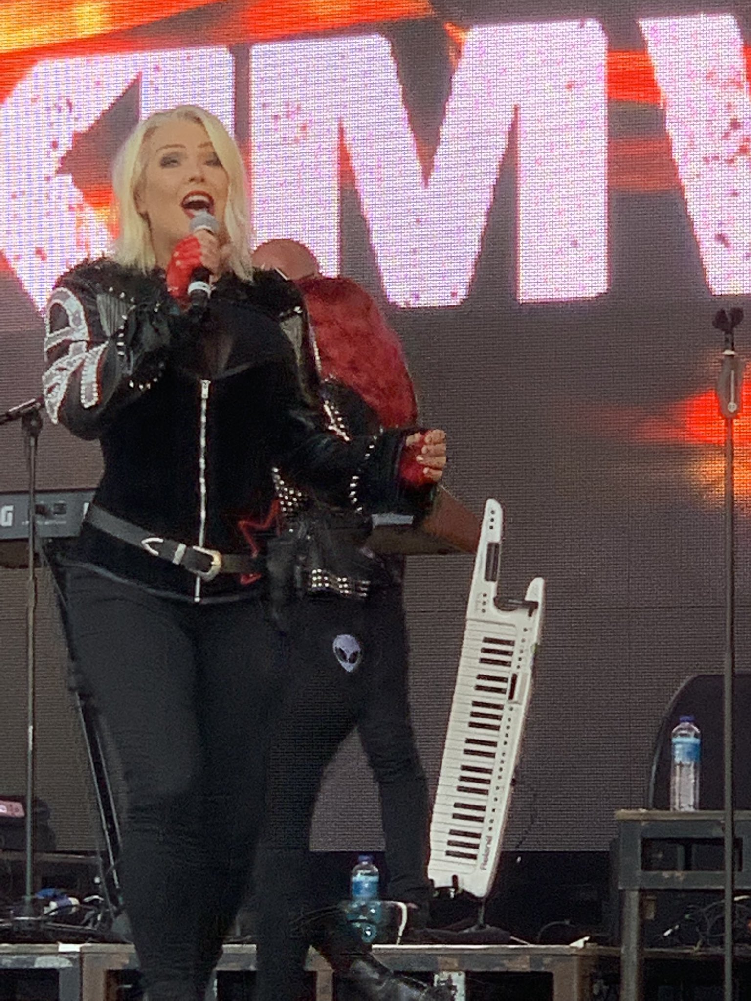 Happy birthday to the gorgeous and talented Kim Wilde. Still great live 