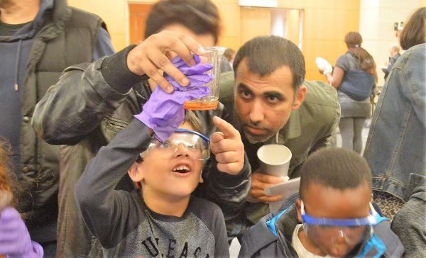 acpsFACE's tweet image. @ACPSk12 families support learning at home in so many ways— from encouraging curiosity to monitoring screen time. But we especially enjoy partnering with families to share classroom strategies so that they can be reinforced at home. #FamilyEngagementMonth #LinkedToLearning