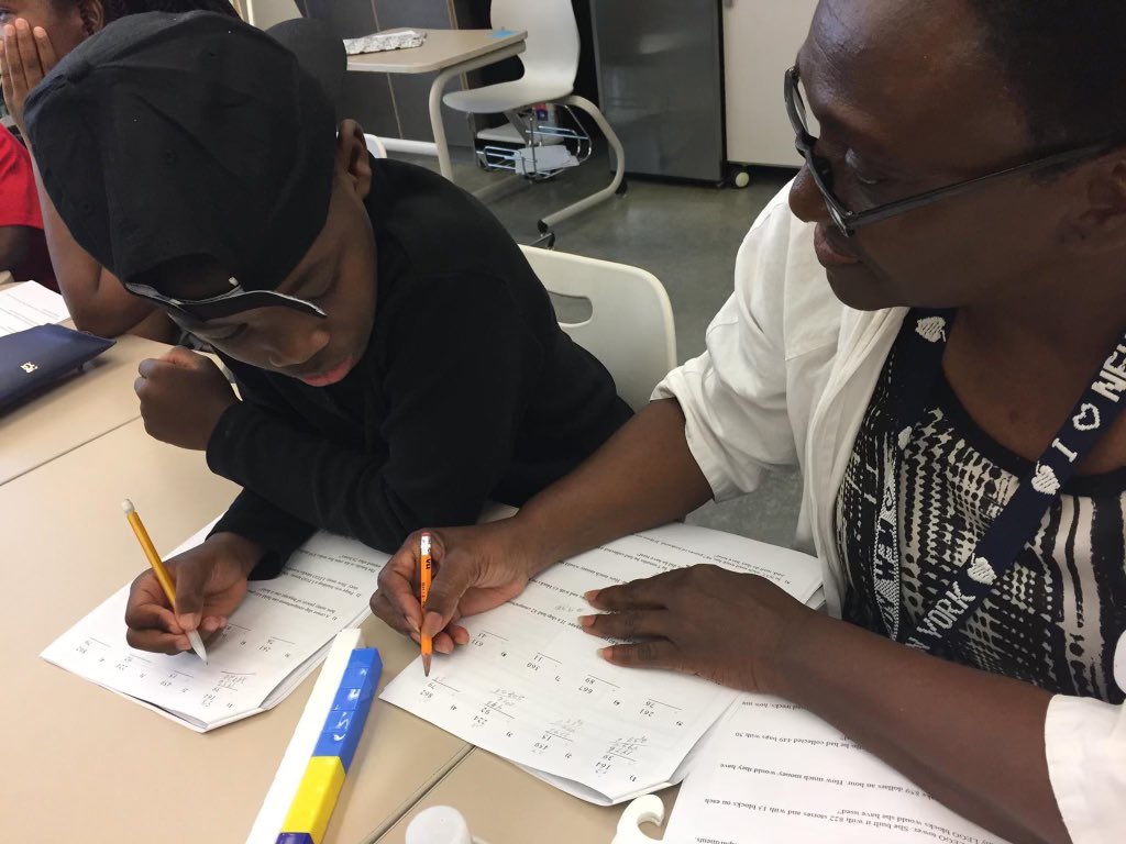 acpsFACE's tweet image. @ACPSk12 families support learning at home in so many ways— from encouraging curiosity to monitoring screen time. But we especially enjoy partnering with families to share classroom strategies so that they can be reinforced at home. #FamilyEngagementMonth #LinkedToLearning