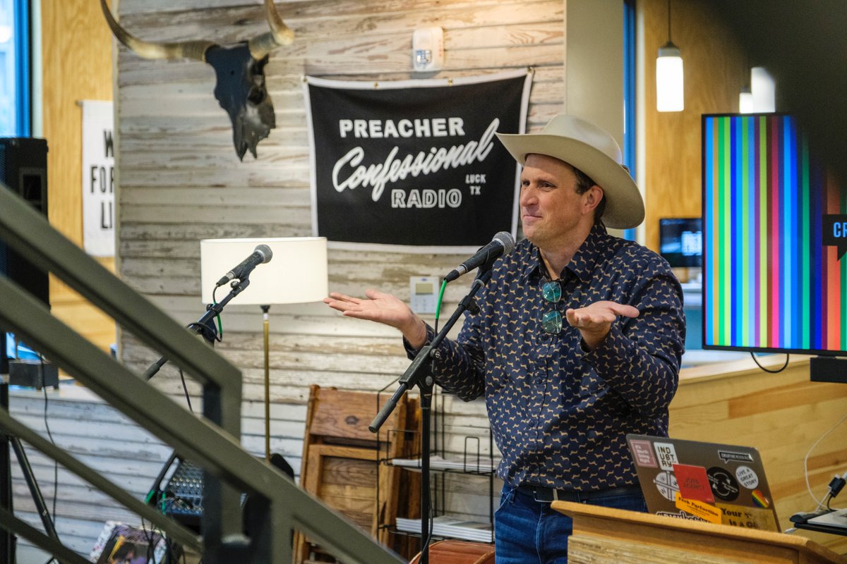 BrandWriter's tweet image. This photo is probably a more honest representation. #CMtruth