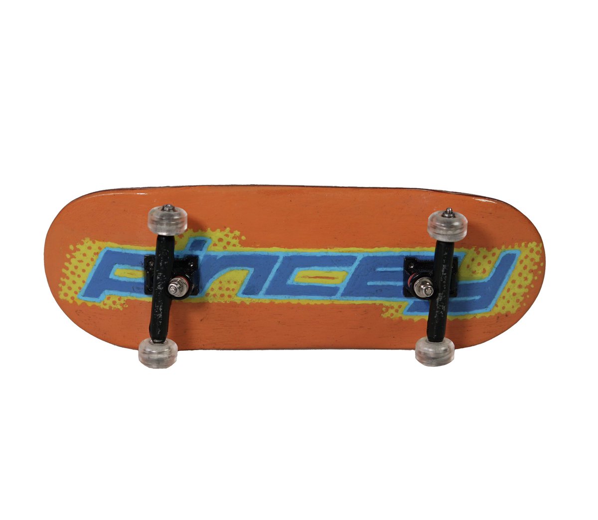 pinceyreyes's tweet image. Pincey collectibles 🤪
- ‘The Bitter End’ Pincey Polygon figure; 3D printed and painted by me 
- Pincey fingerboard hand painted by @antonioaiello_ on a Blackriver blank fingerboard.