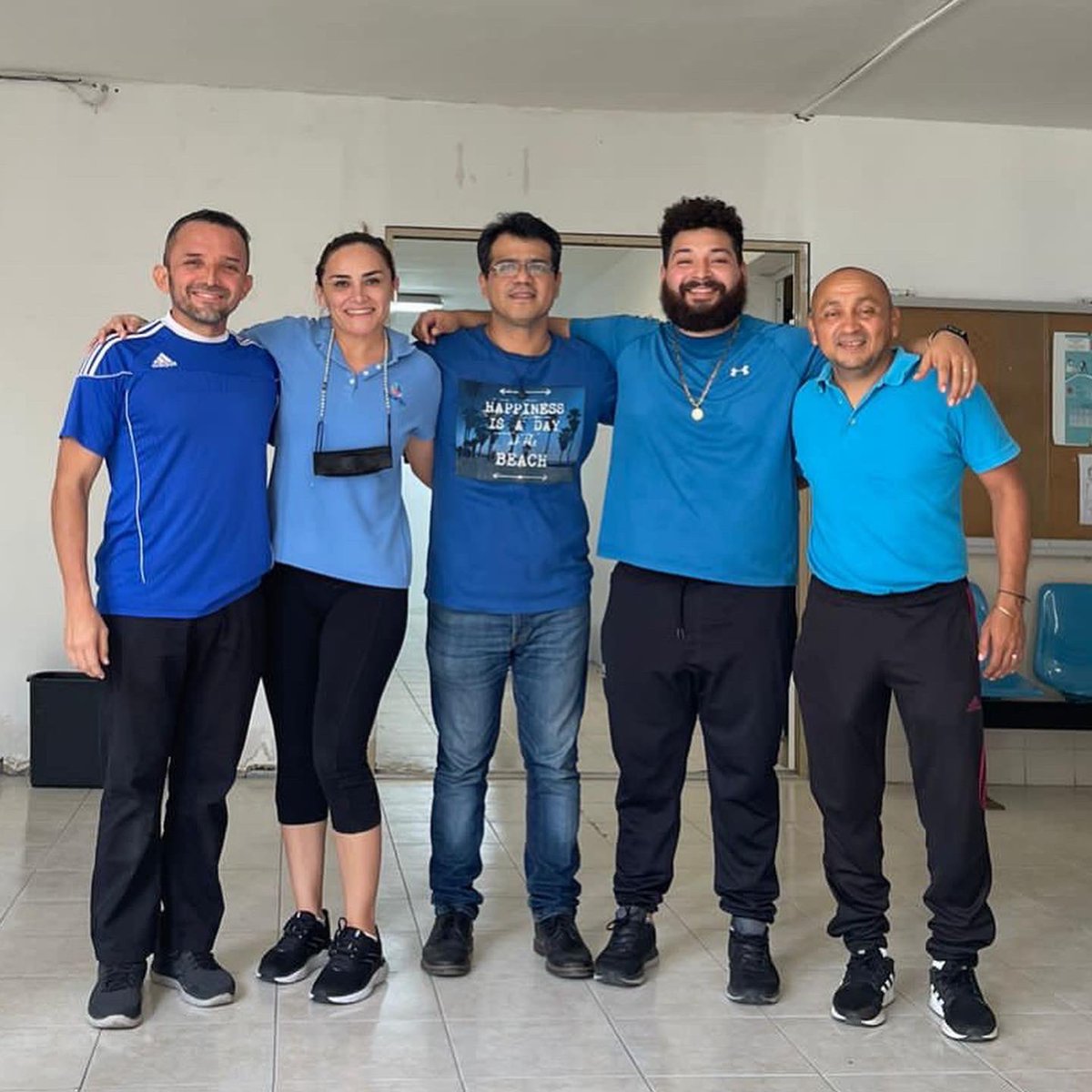 IleFajardoMTO's tweet photo. Hoy realizamos una actividad con motivo del mes de la #Diabetes, y como el ejemplo comienza en casa, el equipo de Entornos Activos y Saludables dió una muestra práctica de ejercicios para personas que viven con enfermedades crónicas. #DMD2022 #WDD2022 #ViernesAzul 💙 https://t.co/F2YRd8fpyG