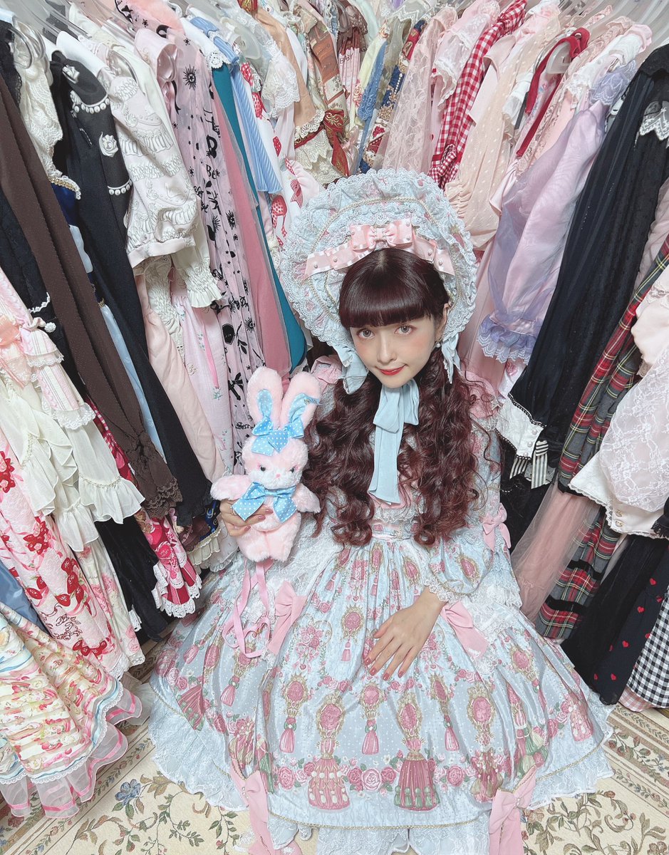 見たことある子 急に巨人が現れて 吹いたわww ・ #進撃の巨人 ？ #こんな巨人な