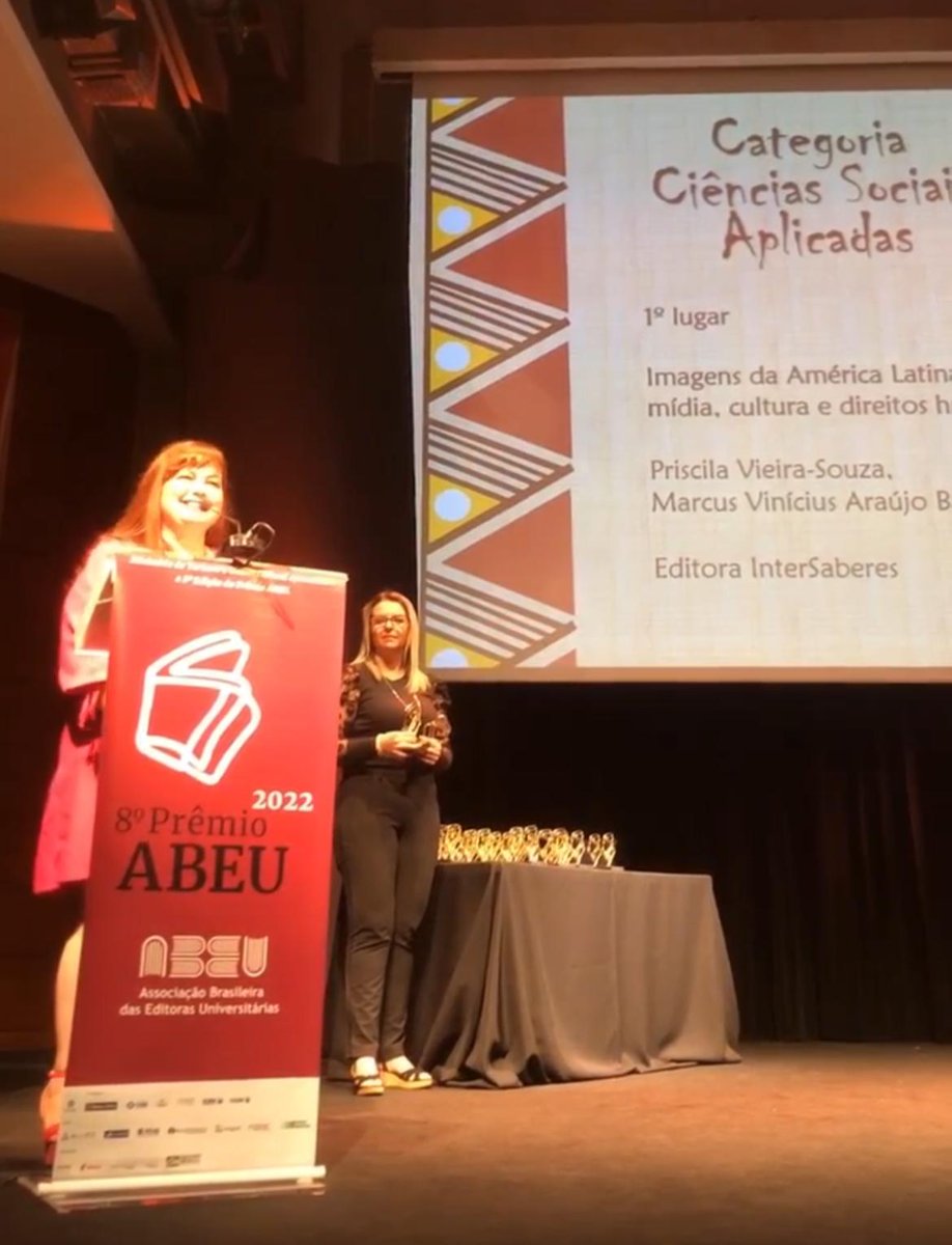 Pri_Vis's tweet photo. Ganhamos! "Imagens da América Latina" é o 1o lugar na categoria Ciências Sociais Aplicadas na premiação da #abeu. Escrito por mim e pelo @mvdematos https://t.co/zoMheEA54e