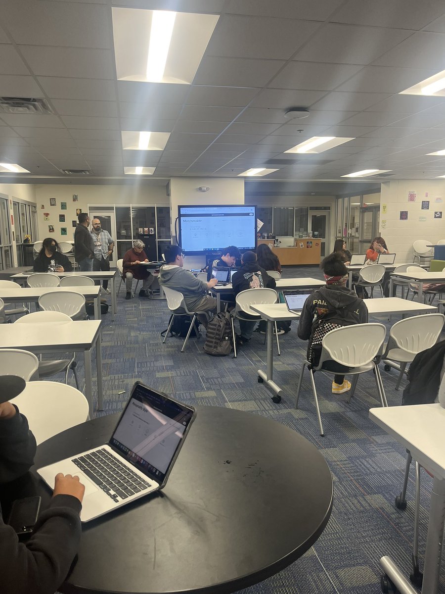 WeegAshley's tweet photo. Today we met with all Freshman and started mapping out their post secondary plans using Xello. Great way to start our break! #freshmansuccess #futureready https://t.co/DoE51D4Gm2