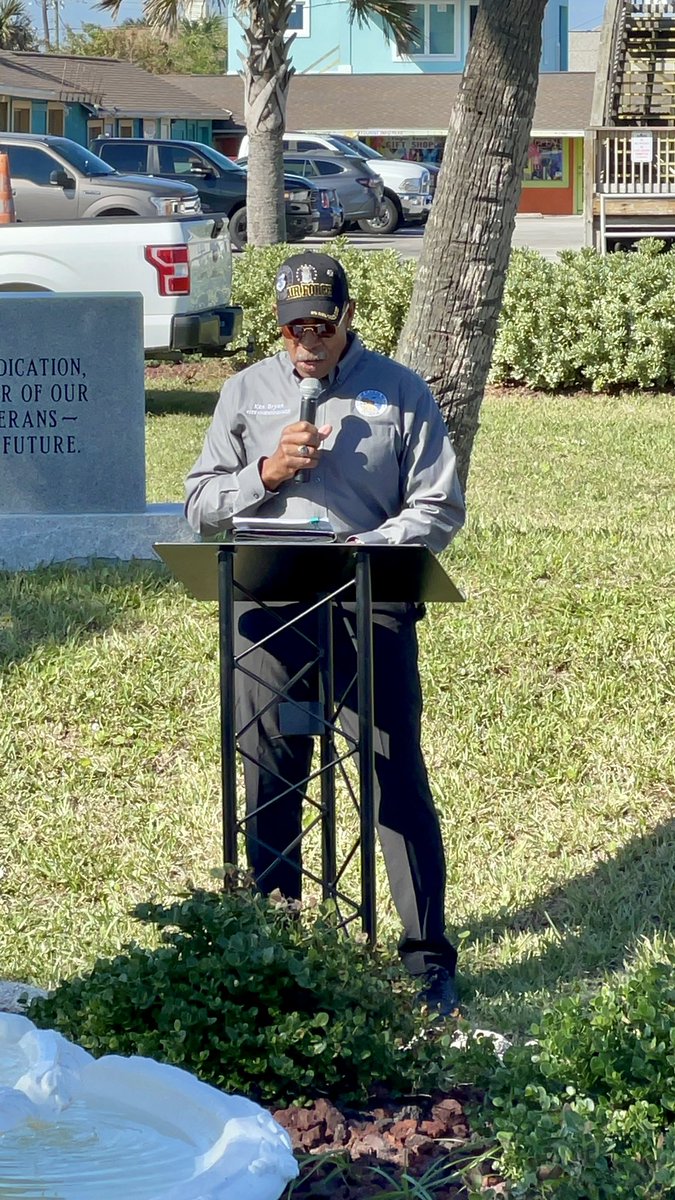 Mrs. Hilton tweet media