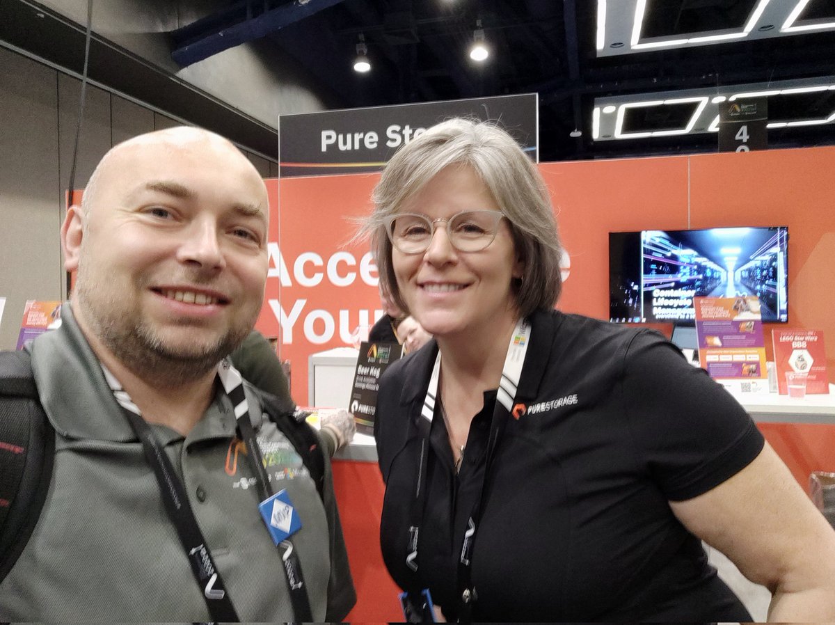 MikeyBronowski's tweet photo. Got a book about snapshots by @SQLMelody and life saving advice but to make funny jokes about wine coolers
#PASSDataCommunitySummit
#sayhelloatpass https://t.co/uOHF1T0eNZ