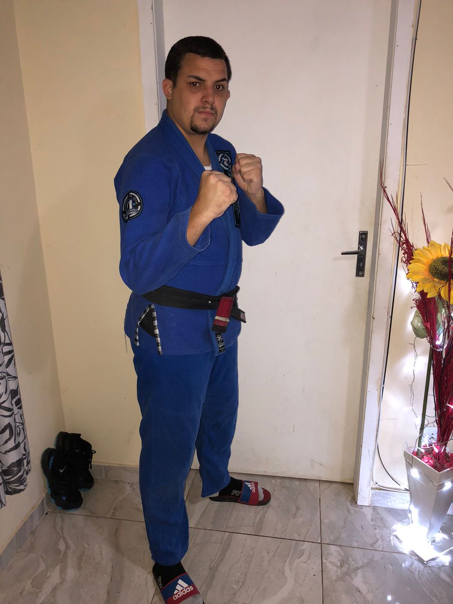 bz_viniciius's tweet photo. Bz faixa preta 🥋🤣
#FestaFantasy🎉 https://t.co/dRb1lSHIZ5