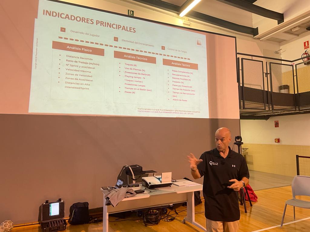 josebarberoa's tweet photo. Finalizó mi participación con el taller: @Playermakertech y el control de la carga técnico táctica en fútbol en el Congreso #TAPAS2022 en la @unisevilla.
Felicitar a la organización por el evento y al grupo de profes por su calidad humana y sus ganas de seguir creciendo. Gracias. https://t.co/5kDUYB99fM