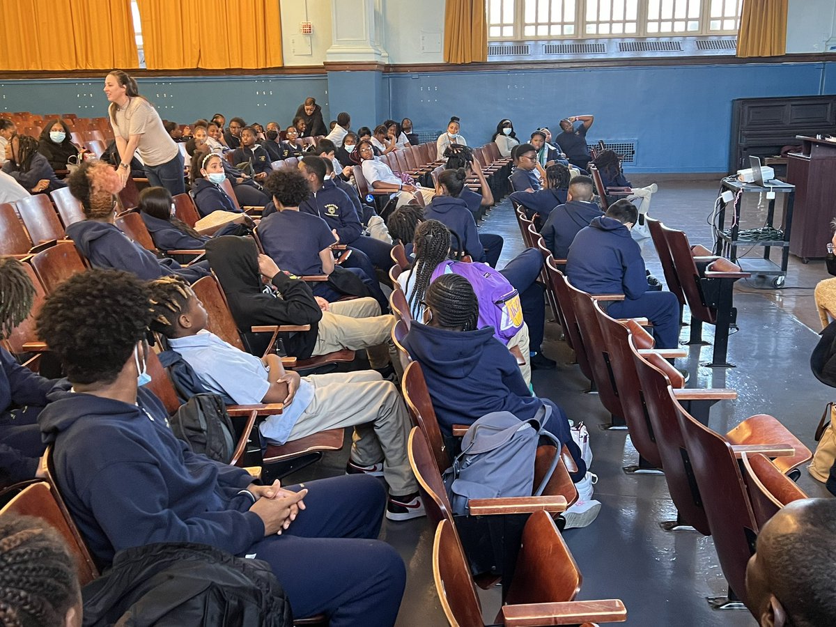 MiddleSchool35's tweet photo. Thank you @KateMilford and the Macon Branch of the New York Public Library for visiting our school community today. Sharing your journey as an author was great #ms35rocs #thewritingprocess #readingcommunity  @D16LEADS @NYPL https://t.co/Tb0VClIF1k