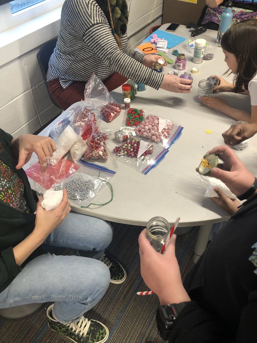 CascadeK8's tweet photo. Cascade K-8 families and staff are the best!  Collaborating to bring students an exciting electives afternoon. What do you want to learn? https://t.co/1Q7S4KGFms
