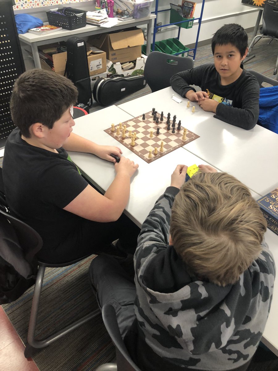 CascadeK8's tweet photo. Cascade K-8 families and staff are the best!  Collaborating to bring students an exciting electives afternoon. What do you want to learn? https://t.co/1Q7S4KGFms