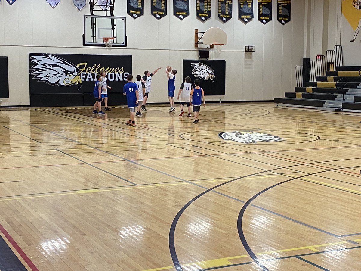 coachchil's tweet photo. Friday night action from the inaugural U12 Upper Valley RiverDog league games @FellowesHighSch  The kids are having a blast! Thank you to the parent volunteers and to @dr1427429859 for creating the league. https://t.co/1NA89tne6E